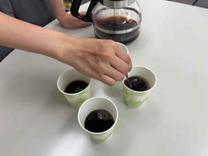 コーヒーゼリーを作る様子